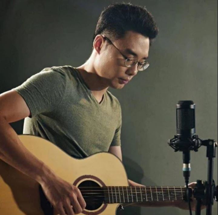 Nghệ sĩ guitar trẻ Hà Tuấn Minh (thầy dạy guitar online) của bao thế hệ đột ngột qua đời