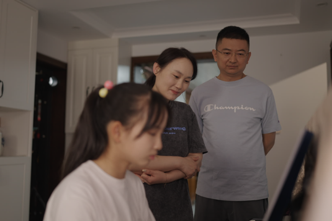 Một loại BẤT HIẾU mới đang ăn mòn nhiều gia đình: Con ngoan, bố mẹ hạnh phúc nhưng sao nhà mình lại tan vỡ?
