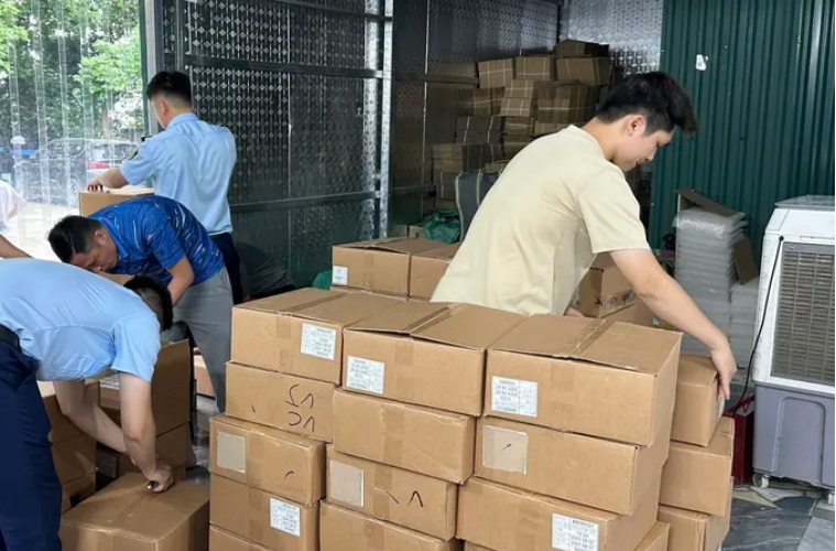 NÓNG: Phát hiện hơn 5.000 lọ mỹ phẩm nhập lậu của công ty Ngân Korea