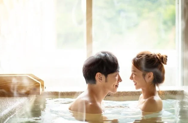 Tại sao các cặp đôi không nên tắm cùng nhau? Có 4 nguyên nhân chính, ai từng trải qua sẽ hiểu