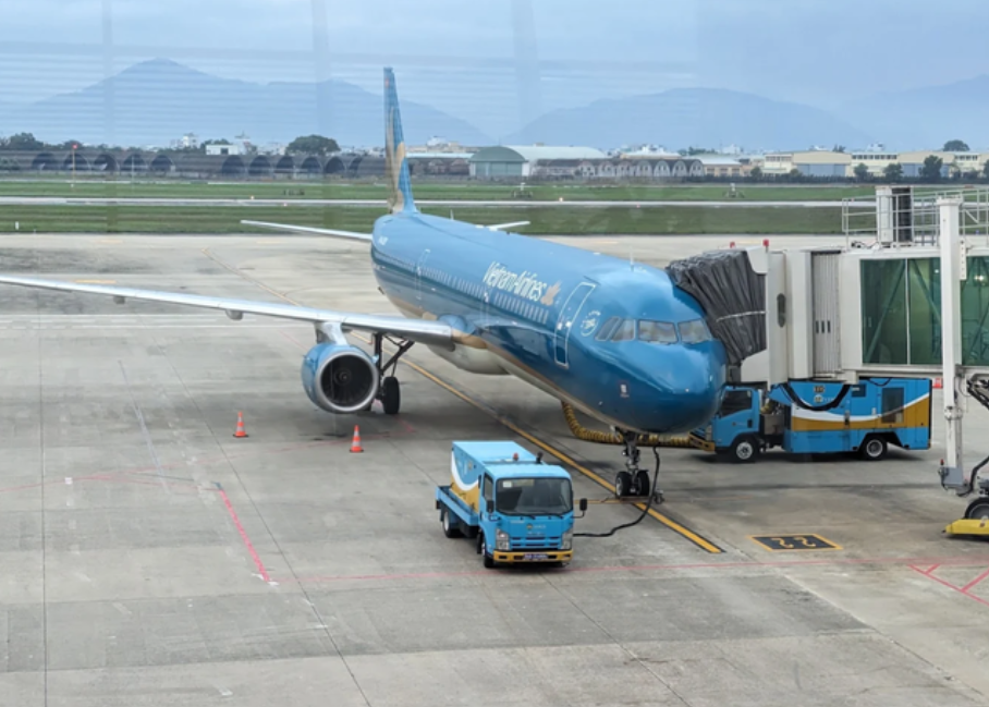 Máy bay của Vietnam Airlines hạ cánh khẩn cấp để cấp cứu hành khách
