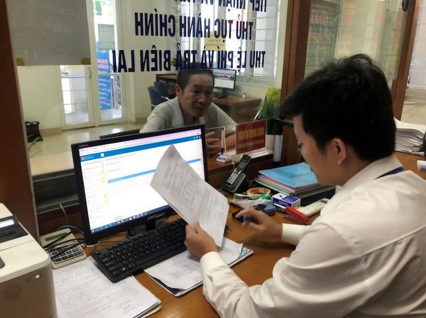 Tin vui: Cán bộ, công chức, viên chức được hỗ trợ thêm 3,6 triệu đồng/tháng đến hết năm 2025 – Ai được hưởng?