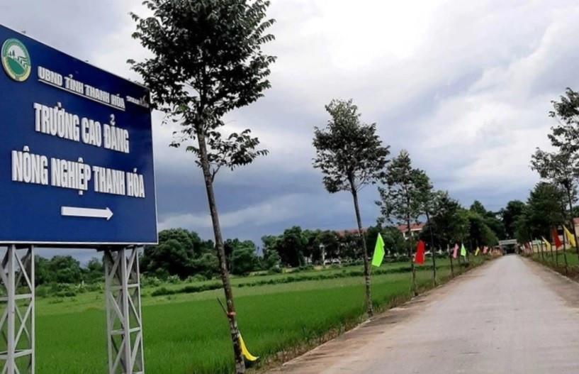 Nam sinh bị nhóm bạn cùng trường hành hung đến nguy kịch